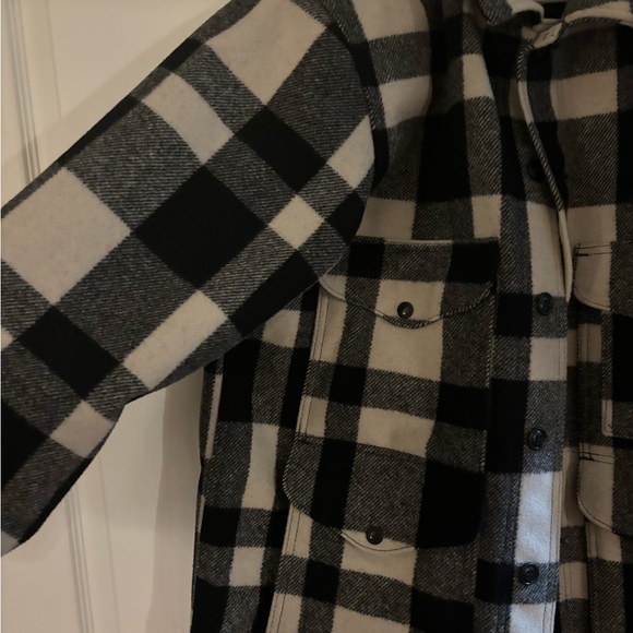 Filson wool high quality men’s coat .  excellent condition. No signs of wear - Picture 4 of 6